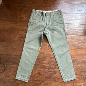Gap mens lived in taper chino pants olive color size 31 x 29